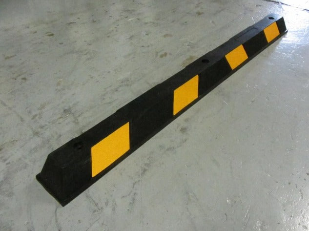 Durable Rubber Wheel Kerb with Fixings for Driveways & Parking Areas